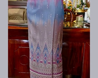 Silk sarong fabric, Pan Dao pattern, woven fabric pattern, finished glue fabric pressing work, back zipper.