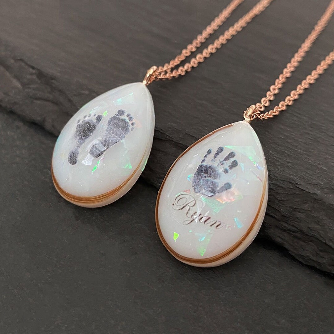 Our Favorite Breastmilk Jewelry Gifts for Moms - FamilyEducation