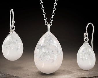 Breastmilk Silver Jewelry Teardrop Set with sterling silver flakes hooks chain. Teardrop shaped stones. 925 sterling silver breastmilk set.