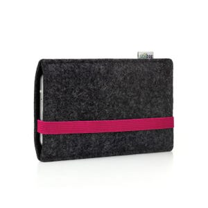 Handyhülle für iPhone 16e, 16, 16 Plus, 16 Pro, 16 Pro Max / passgenaue Handytasche aus Wollfilz / Hochwertige Schutzhülle LEON von Stilbag