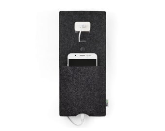 Universal case for charging smartphones - colour anthracite