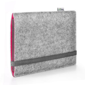 Laptop sleeve custom made from wool felt // Handmade bag model FINN image 1