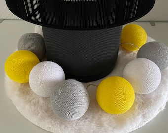 Batterie Cotton Balls Lichterkette in gelb, weiß und hellgrau