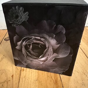 thumbnail image 2 of Elegant Rose Pattern Pvc Leather Tissue Box Cover 2 of 10