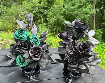 【keizo】SKULLS &amp; FLOWER DECK (BLACK) Gothic Skull Centerpiece, Skull Floral, Goth Skull Flower