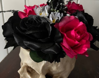 Gothic Skull Centerpiece, Skull Floral, Goth Skull Flower