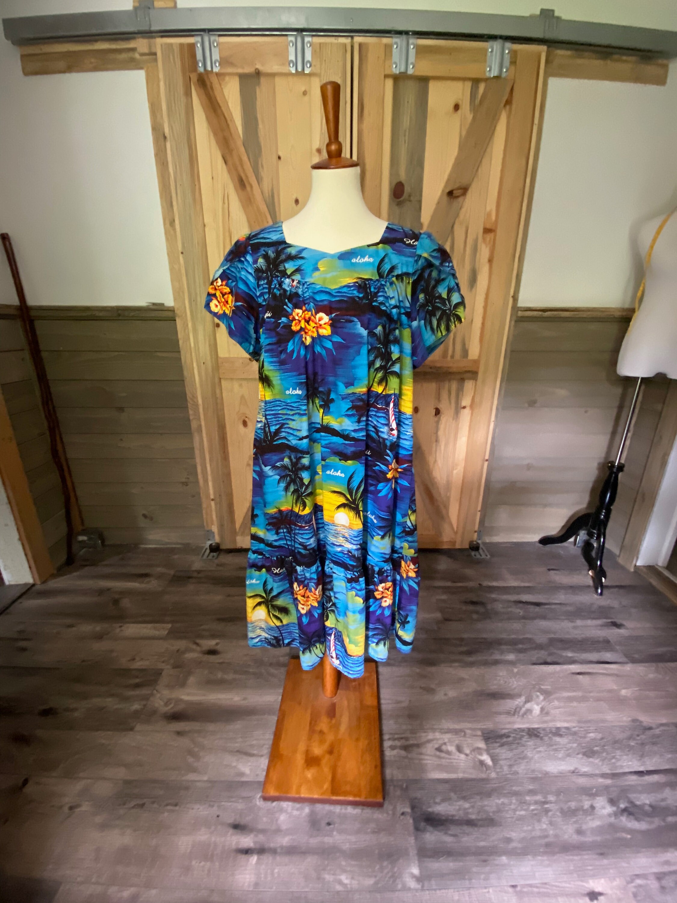 Vintage 1980S Aloha Mo'i Hawaii Tropical Dress
