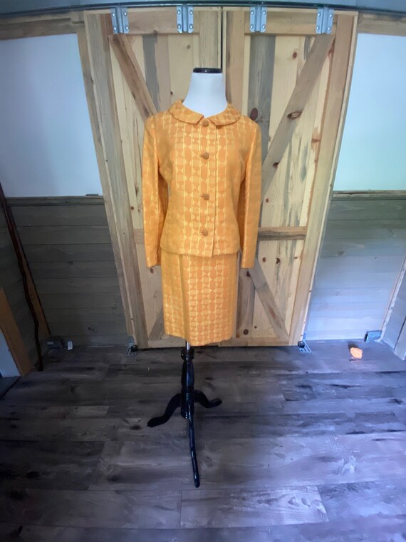 Vintage 1960s Elisabetta Orange And Yellow Mod Suit Gem