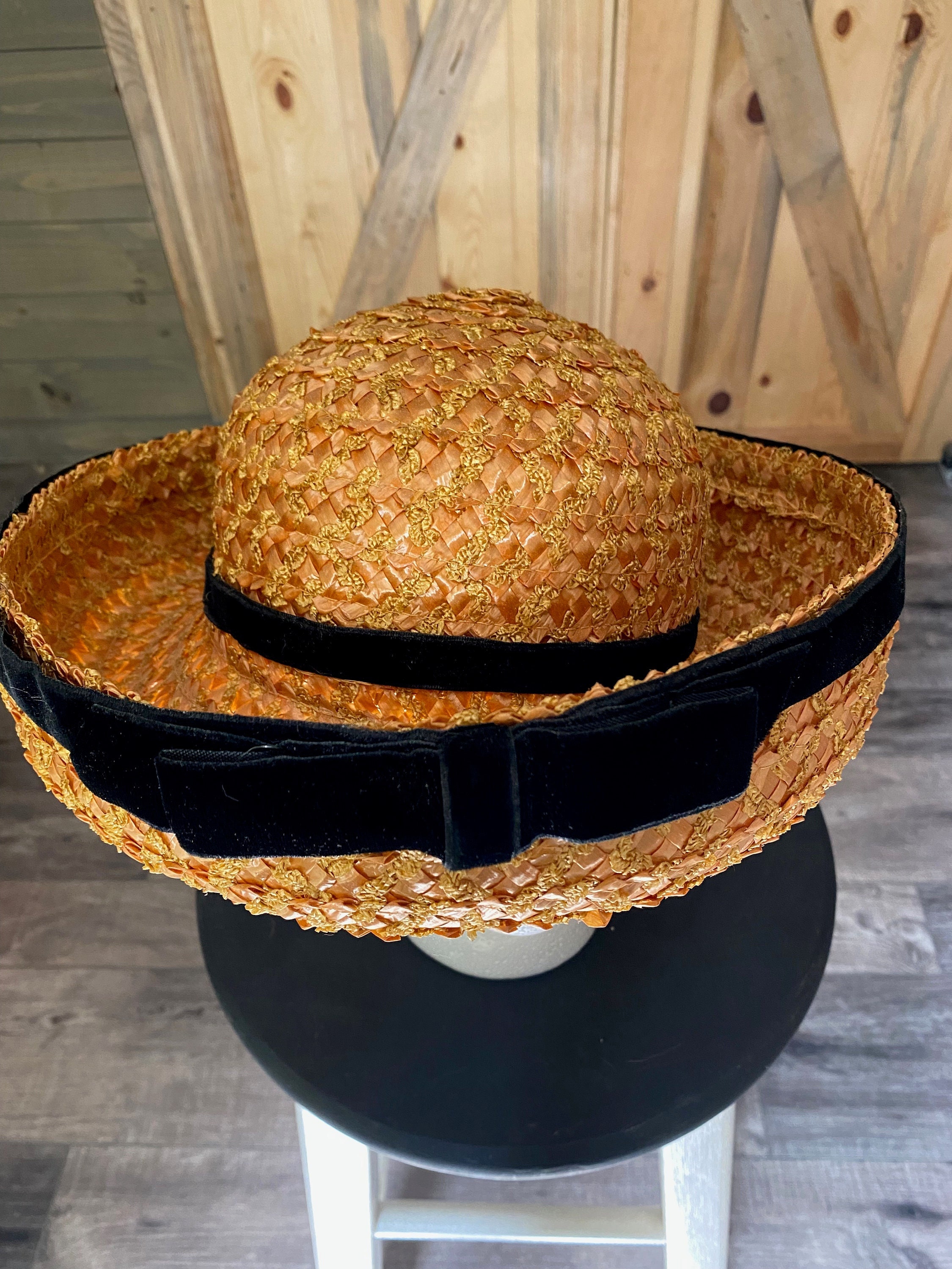 A vintage 1950s or 1960s Breton or platter hat made of woven ivory raffia straw A rather lovely example of a typical early 60s Jackie  main image 4