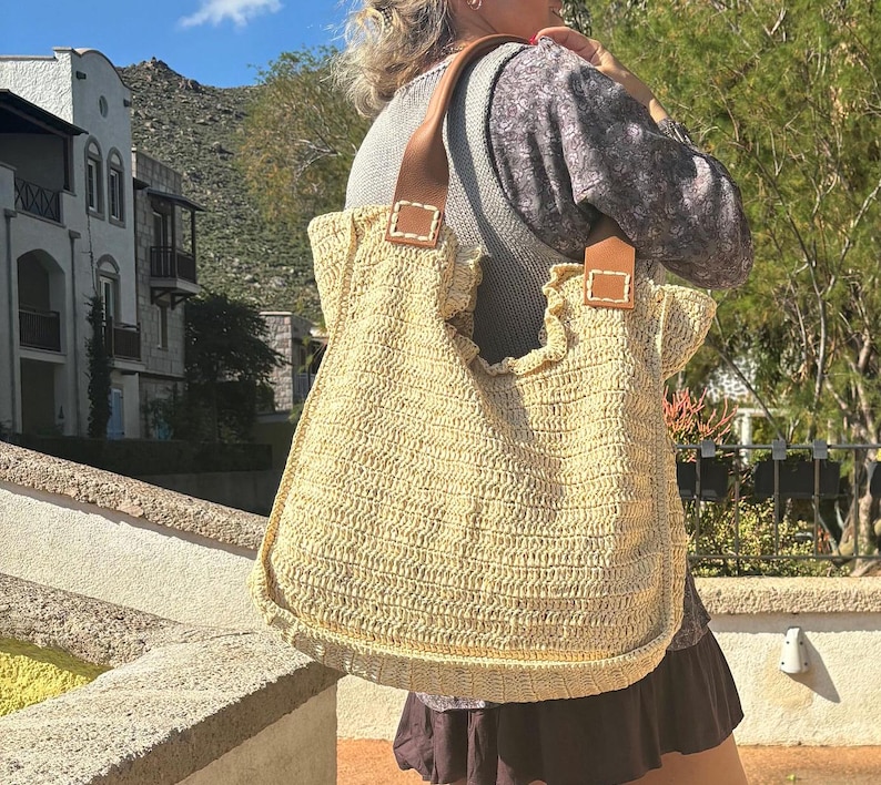 Unstructured Bags Large Volume and Soft Shoulder Bag With Real Handle Detail, Woven From ...