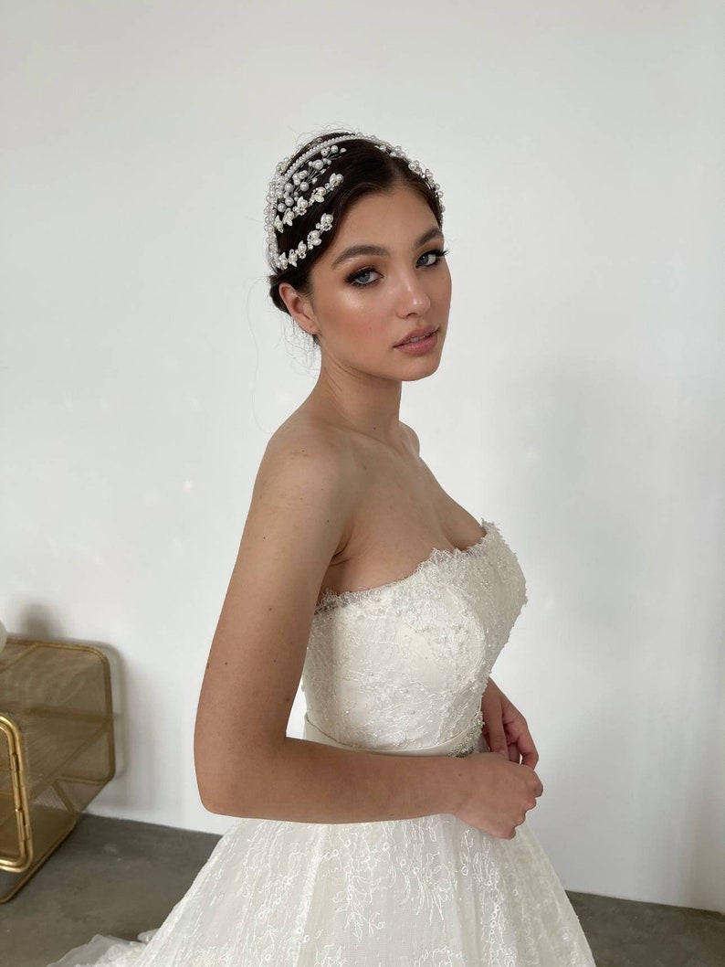 Luxury diadem Wedding headpiece Pearl headband White Bridal tiara Wedding royal tiara for bride Bridal crown Wedding crown pearl crystal