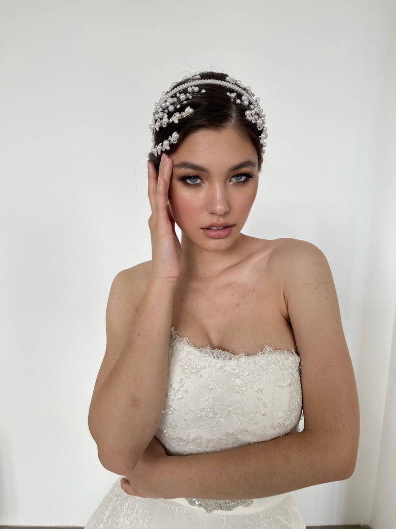 Luxury diadem Wedding headpiece Pearl headband White Bridal tiara Wedding royal tiara for bride Bridal crown Wedding crown pearl crystal