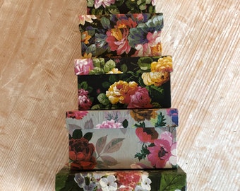 Set of floral nesting boxes