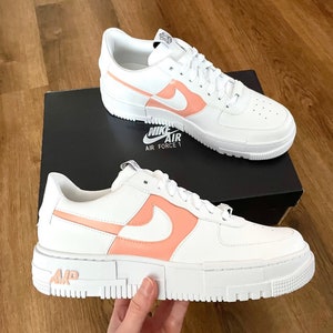 Nike air force peach tick clearance
