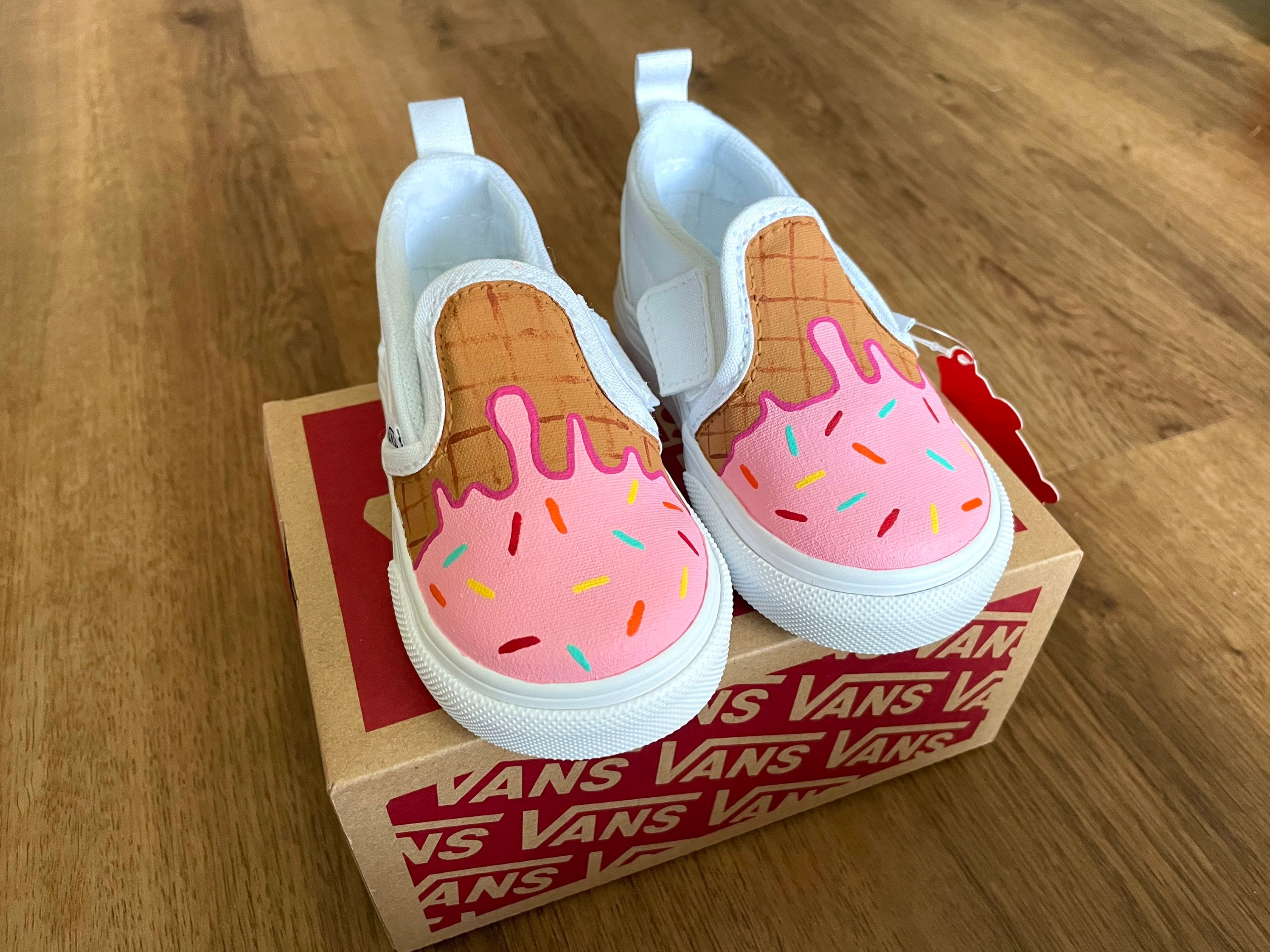 Schoenen Meisjesschoenen Sneakers & Sportschoenen Toddler Ice Cream Shoes— Melting Ice Cream Vans— Baby Painted Shoes 