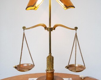 Large French brass and leather balance table lamp (66 cm)