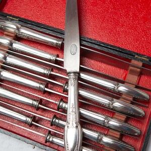 Set of 12 French ERCUIS EMPIRE model table knives, 1900-1915