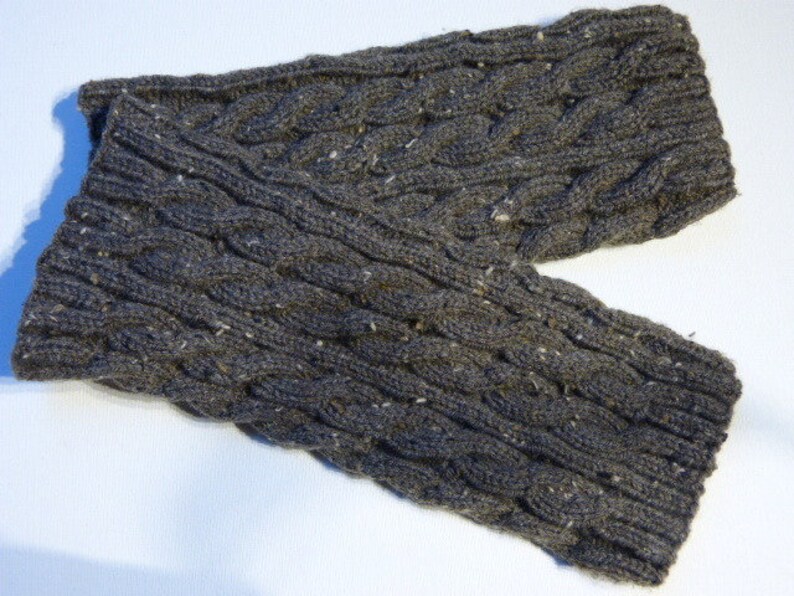 Beinstulpen Stulpen holzfarben tweed Zopfmuster Bild 3