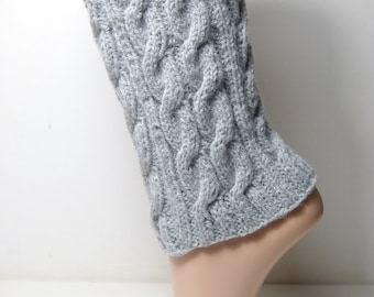 Leg cuffs short with plait pattern light grey