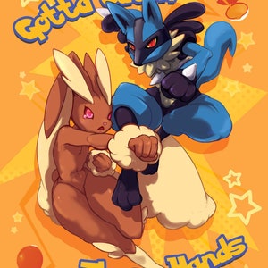 Könnte beinhalten: Ein blauer und schwarzer Pokémon-Charakter mit roten Augen hält einen braunen Pokémon-Charakter mit rosa Augen fest. Der Hintergrund ist orange mit gelben Sternen und dem Text "Gotta Catch These Hands".