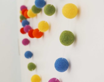 Garland, felt, many colors, children's room, felt balls, baby room, wall decoration, playroom, pom-pom garland, rainbow, birthday decoration