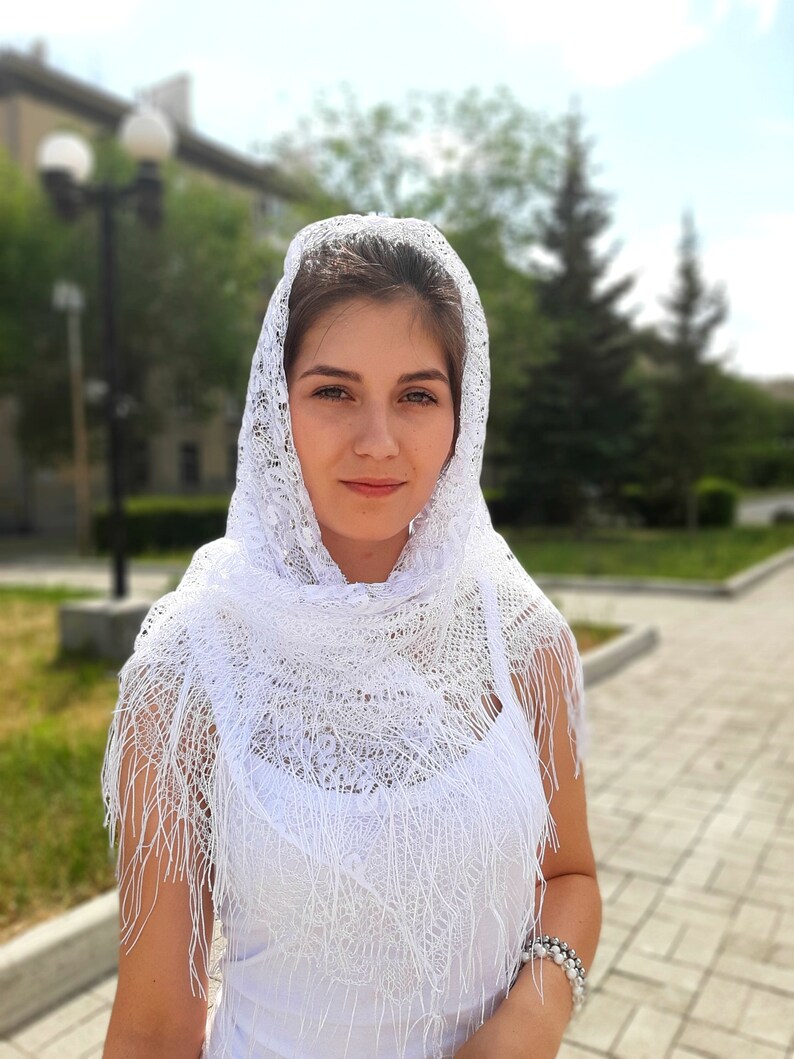 Church veil White lace veil Prayer shawl square Mantilla Church Vintage shawl wedding shawl
