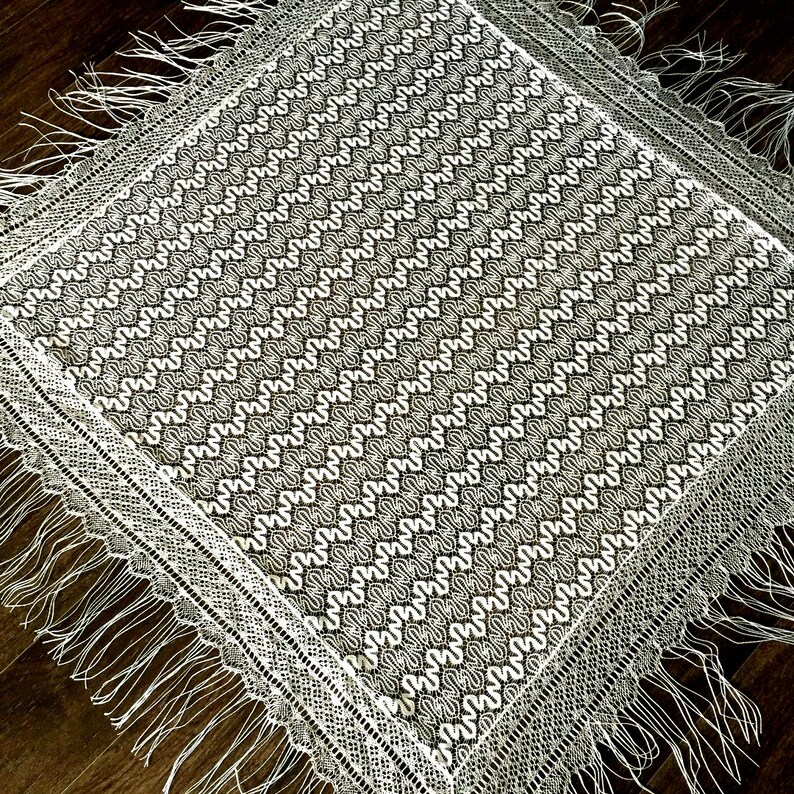 Church veil White lace veil Prayer shawl square Mantilla Church Vintage shawl wedding shawl