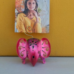 Elefant Kartenhalter aus Metall Dekoelefant Dekofigur 12 cm Gartendeko Bildhalter Postkartenhalter Pink Draußen
