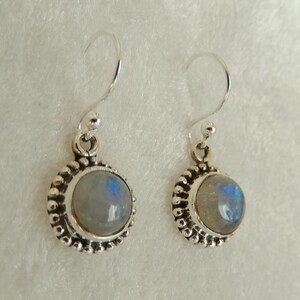 Moonstone rainbow silver earrings from 925 sterling silver real gemstone ladies earrings jewelry round- shape ladies earrings