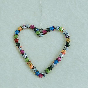 Heart wire heart made of sequins ornament hanging decoration door wreath spring decoration garden decoration summer decoration hanger