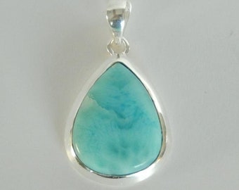 Himmelblauer einzigartiger Larimar Cabochon Anhänger aus 925er Silber in Tropfen Form 38 mm Edelstein Damenschmuck Heilstein Schmuck Unikat Kettenanhänger Naturstein Geschenk Romantisch Schütze