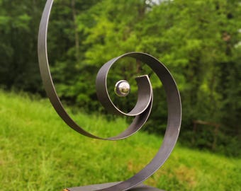 Decoración abstracta de óxido Escultura de arte de metal única para jardín Escultura de arte para interior y exterior Escultura moderna