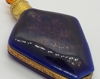 Antike Vintage Mini-Parfüm-Duftflasche aus massivem Emaille in tiefem Kobaltblau und vergoldetem Metall mit Dauber