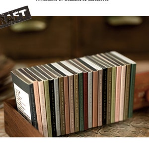 Mini libro in pergamena. Ogni mini libro contiene 50 bellissime pagine 4 opzioni