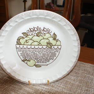 Royal China Jeannette Apple Pie Recipe Pie Plate made in USA.