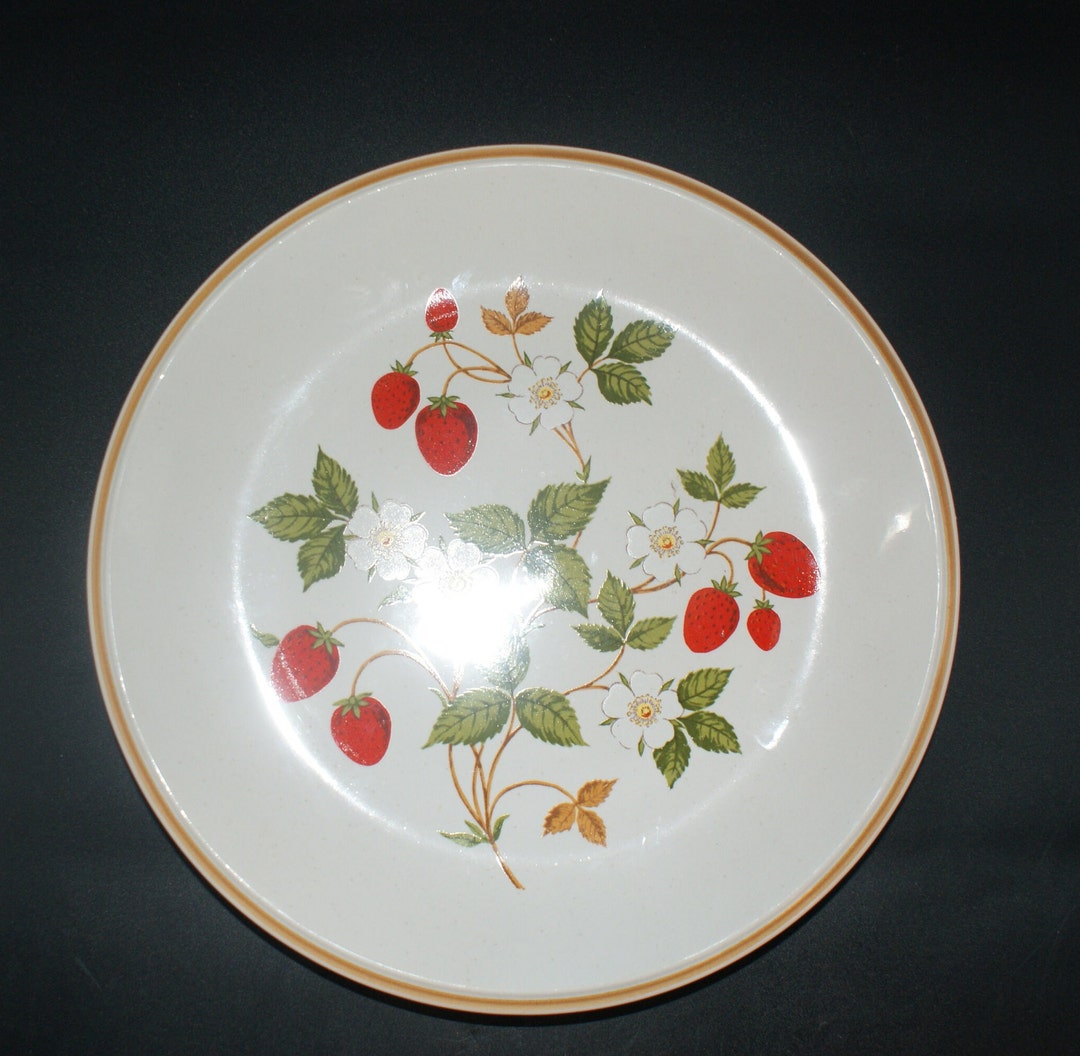 Strwbery Plates Strawberries 'n Cream Dinner Plate - Etsy