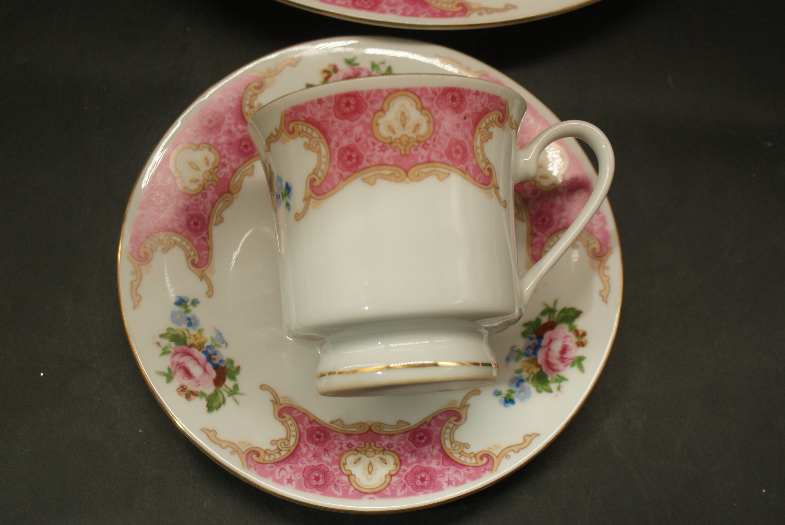 Remington Red Sea Fine China Spring Garden Roses 5 Piece Place