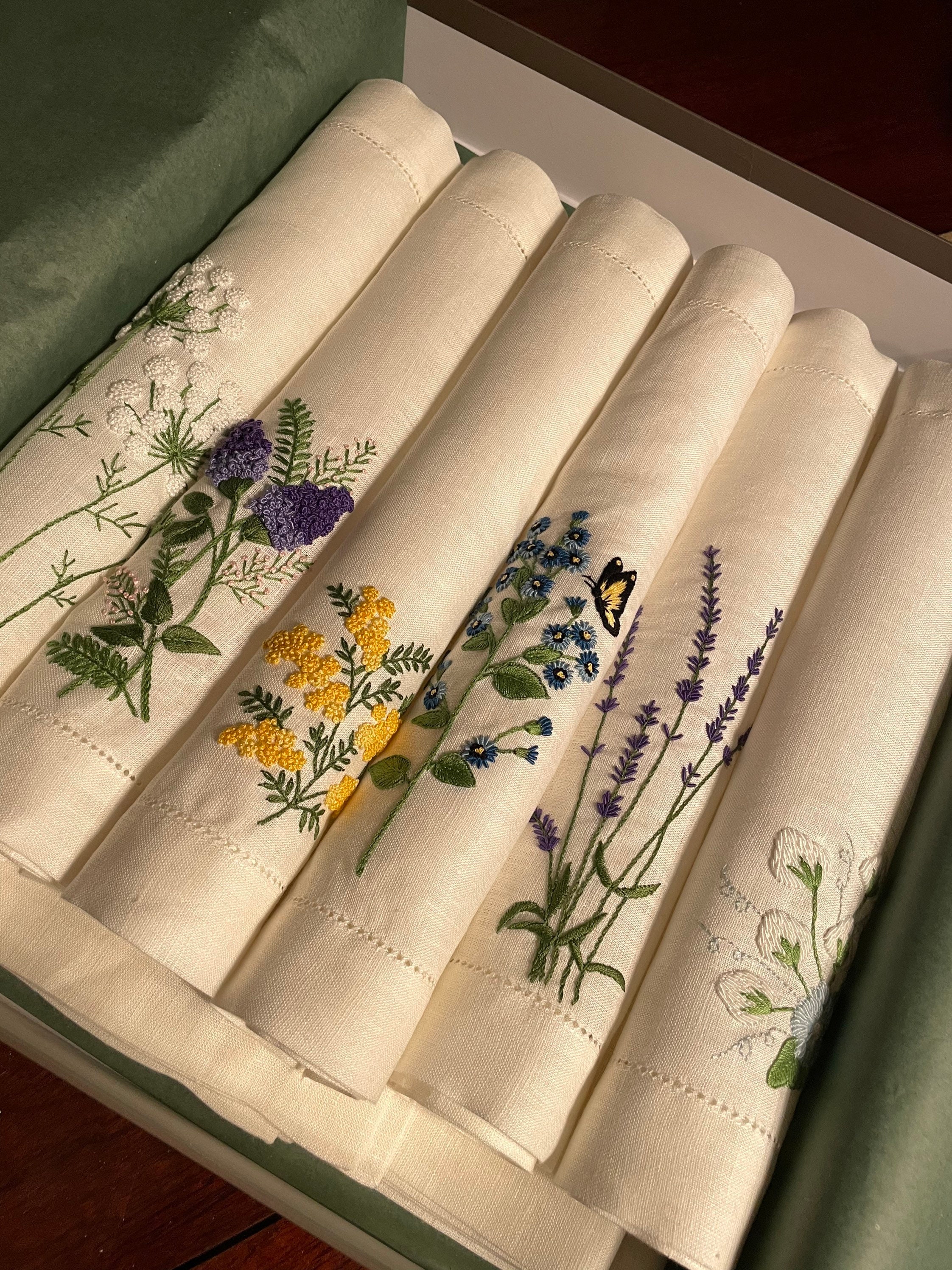 Hand Embroidered Flowers 6 Placemats and 6 Napkins, Linen Dinner Table Placemat Napkin Set, Flower Hand Embroidery, New House Gifts