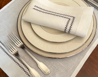 Linen Zigzag Embroidered Dinner Napkins, Elegant Zigzag Embroidered Napkin, Luxury Table Mats Set, Dining Table Decors, Sold in set of 6