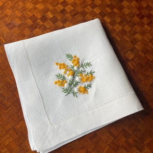 Early Spring Hand Embroidered Linen Dinner Napkins Set of 6, Floral Embroidered Wedding Napkins, Dinner Napkins, Reusable Napkins image 2