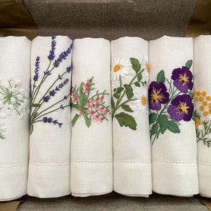 Set of 6 Hand Embroidered Floral Dinner Napkins, Table Decor Embroidered Dinner Napkin