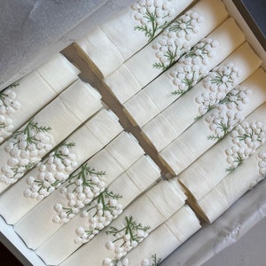 Hand embroidered Wild Beaked Parsley Dinner Napkins, Set of 6/12, Linen Fabric Napkins