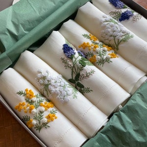 Early Spring Hand Embroidered Linen Dinner Napkins Set of 6, Floral Embroidered Wedding Napkins, Dinner Napkins, Reusable Napkins