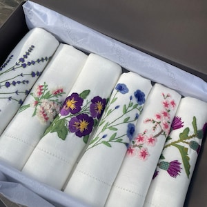 Hand Embroidered Early Spring Flowers, Set of 6 Dinner Napkins, Floral Embroidered Dinner Napkins, Flower Wedding Napkins