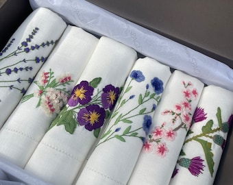 Handbroderade tidiga vårblommor, set med 6 middagsservetter, blombroderade middagsservetter, blommiga bröllopsservetter