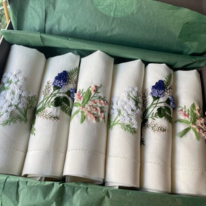 Set of 6 Spring Blooms Hand Embroidered Reusable Napkins, Floral Embroidered Cloth Napkins, Table Linen Napkins, New House Gifts