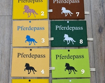 Pferdepass - verschiedene Farben