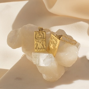 Stier Sternzeichen Halskette / Tarot-inspirierter Anhänger aus 18K Gold Filled / Sternzeichen Anhänger Halskette / Astrologie Sternzeichen Halskette