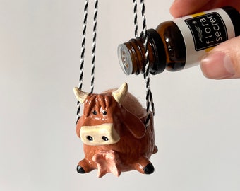 Ambientador colgante para coche con diseño de vaca de las Tierras Altas, difusor de arcilla con aceite esencial de vaca escocesa y bola de lana, regalos de animales de granja.