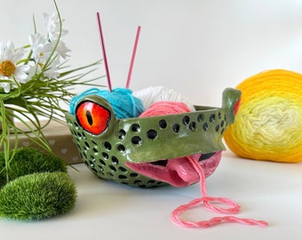 Froggy crochet yarn holder Goblincore decor Frog lover gift BIG swamp frog crochet yarn bowl Handmade clay knitting bowl for yarn